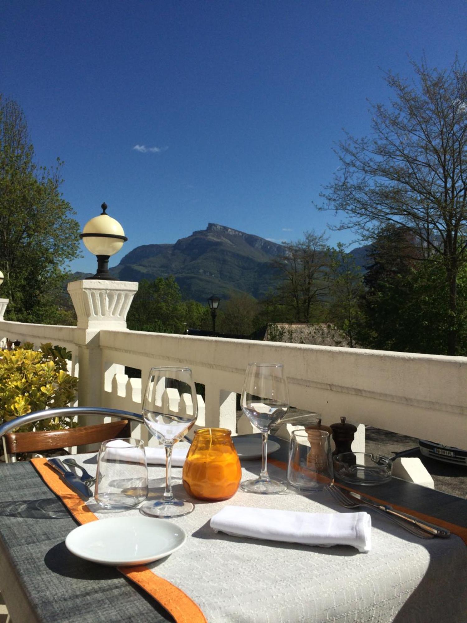 Hotel Spa & Restaurant O Pervenches Chambéry Exterior foto
